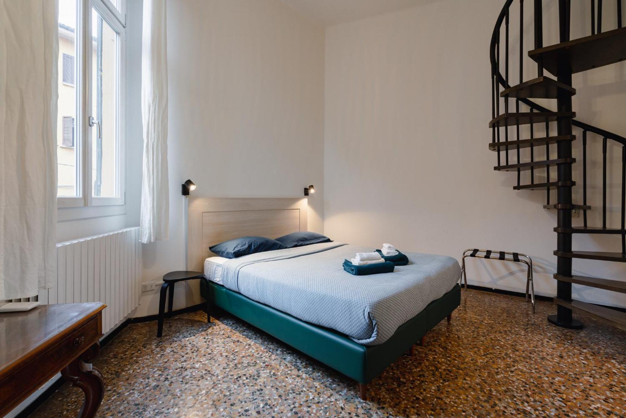Palazzo Rialto Antique Apartment Болоня Екстериор снимка