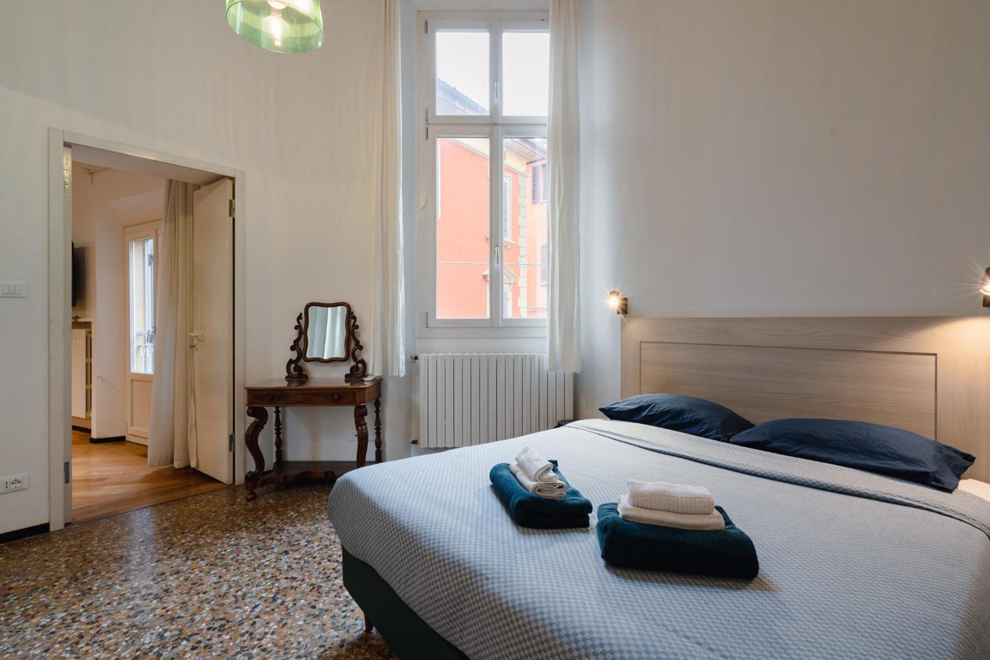 Palazzo Rialto Antique Apartment Болоня Екстериор снимка