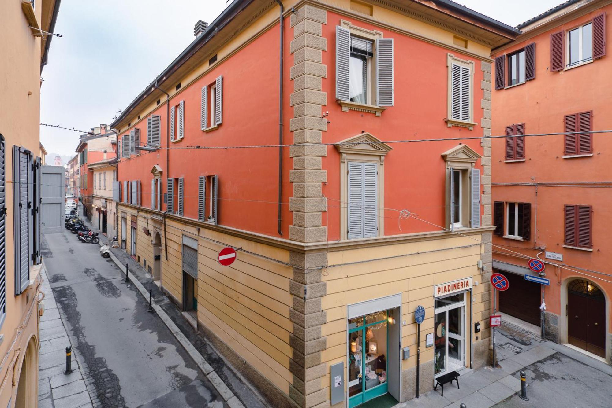 Palazzo Rialto Antique Apartment Болоня Екстериор снимка